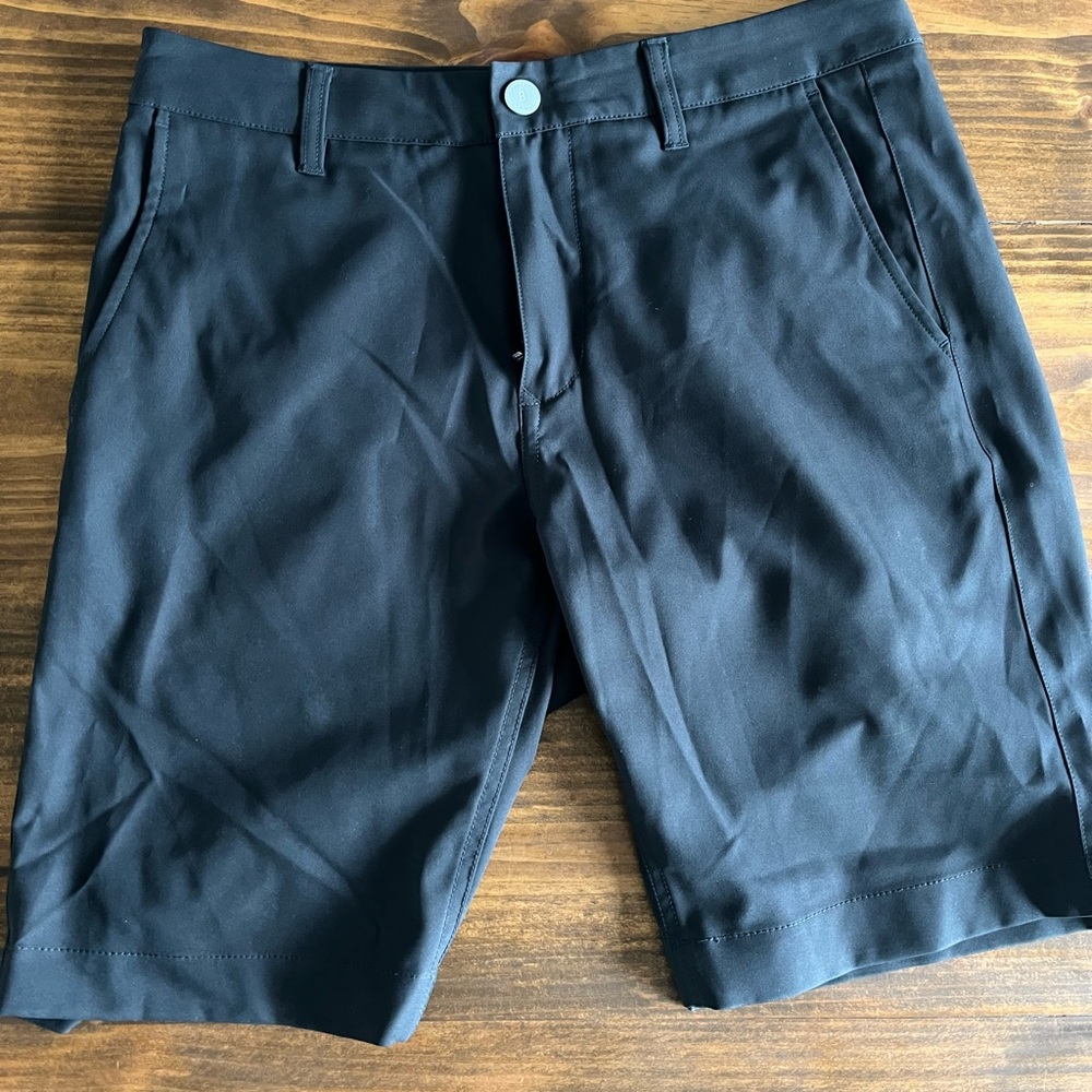 Bonobos golf shorts. Waist 30. 10” inseam. Like new condition!